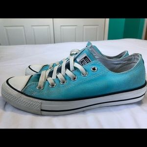 blue low cut converse
